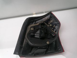 PILOTO TRASERO IZQUIERDO TOYOTA COROLLA (E12) (4)