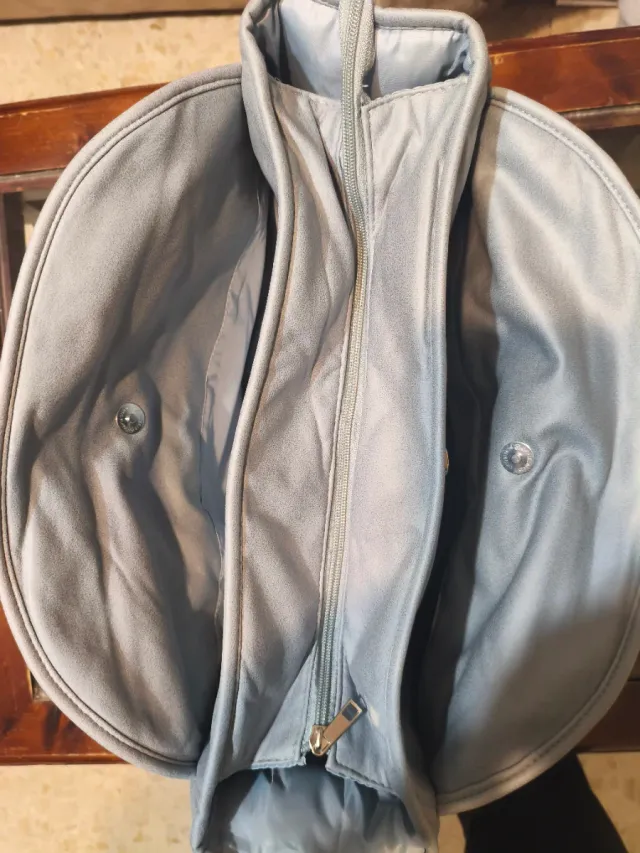 Bolso para bebé gris con bandolera