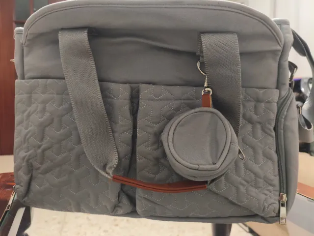 Bolso para bebé gris con bandolera