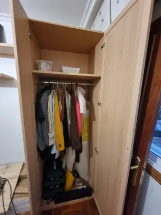 Armario madera con espejo