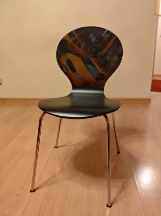 Silla negra con diseño de taxi