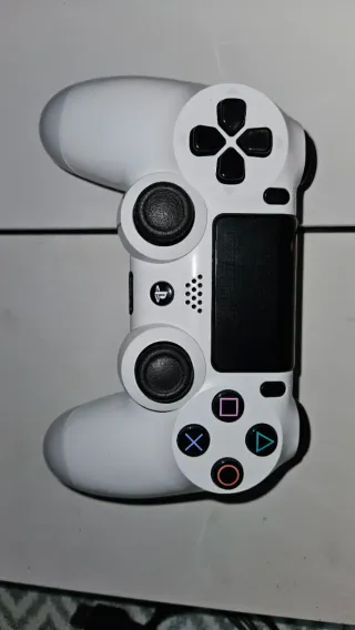 PS4 + Mando + Cables