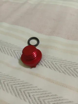 Tapon aceite Kawasaki Z900 Roja