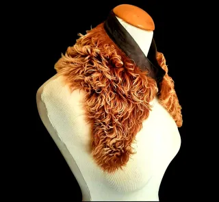 Cuello Zorro Pelo Rizado y Ante