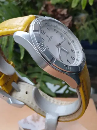 Reloj Festina Cuarzo Amarillo