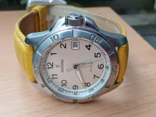 Reloj Festina Cuarzo Amarillo