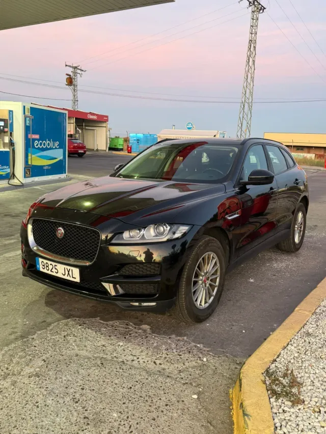 Jaguar F-Pace del 2017 Pure