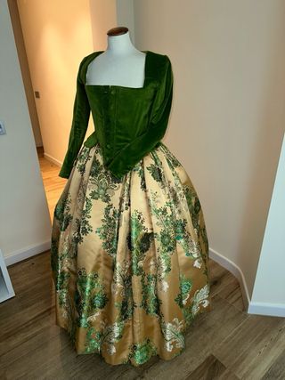 Vestido de Fallera plata talla 38