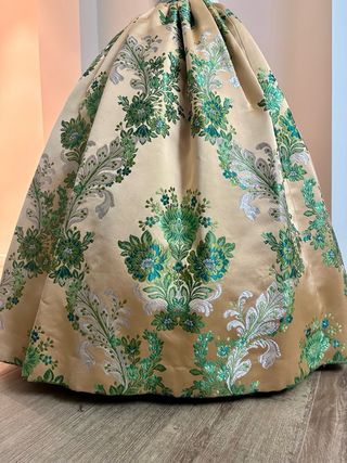 Vestido de Fallera plata talla 38