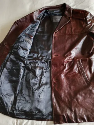 Abrigo de piel hombre burdeos