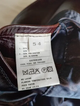 Abrigo de piel hombre burdeos