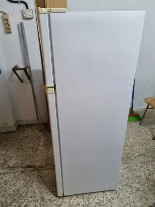 Nevera blanca con congelador