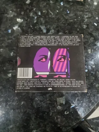 Serie Noire 2 Dark Pop New Beat SE RETIRA