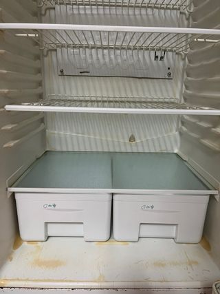 Frigorífico blanco con congelador