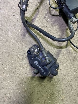 Bomba y pinzas freno BMW F650ST