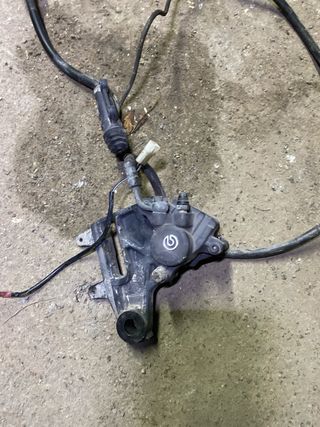 Bomba y pinzas freno BMW F650ST