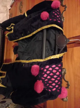 Chaqueta corpiño piconera negra y rosa