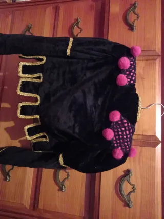 Chaqueta corpiño piconera negra y rosa