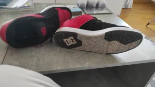 Scarpe DC Shoes nere e rosse