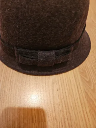 Gorro sombrero marrón con lazo .Nuevo