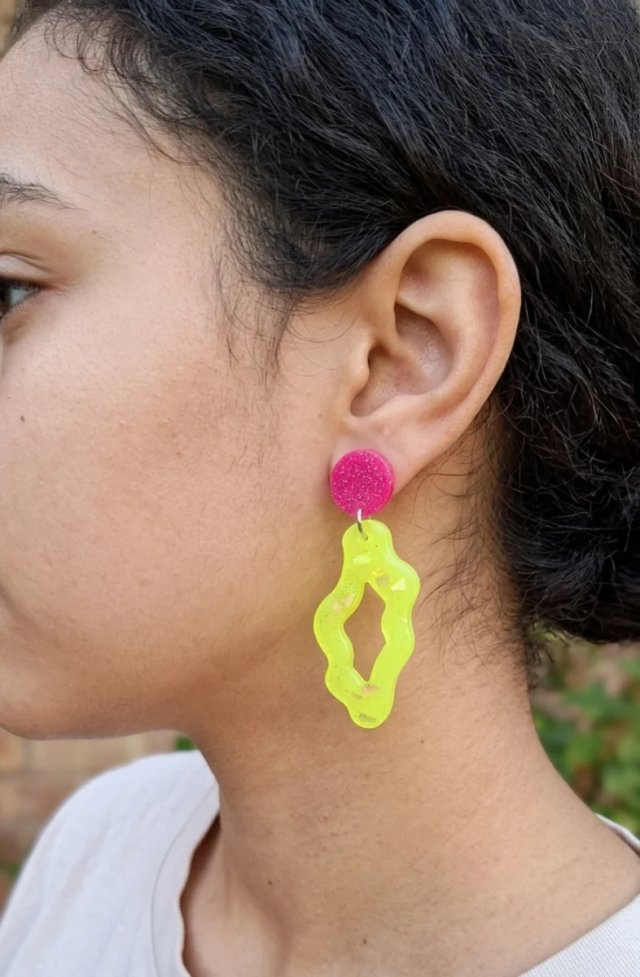Pendientes hechos a mano resina –colores neón-