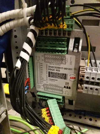 Robot industrial ABB IRB 6640 2.55/235