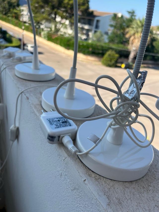 Lámpara de lectura Ikea color blanco 15€ pieza