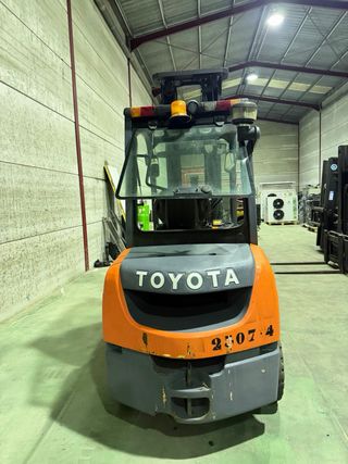 Carretilla elevadora Toyota 35 sas