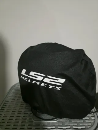 Casco Integral LS2 Blanco y Negro