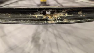 Mavic Ksyrium Pro Disc Allroad delantera (dañada)