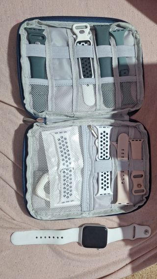 Apple Watch SE 2 (2022) 44 mm + 8 correas