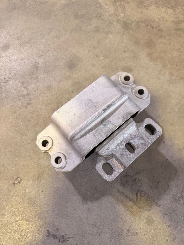 Soporte motor SEAT Leon MK2 2 1p