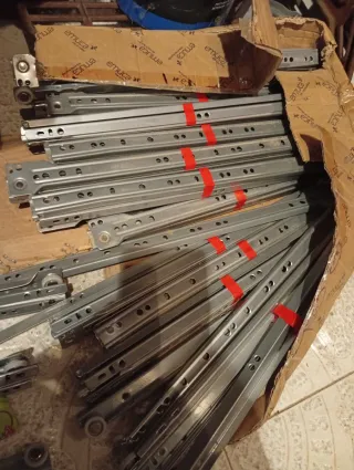 Guías para cajones Emuca