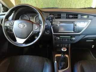 Toyota Auris 2014