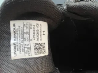 Zapatillas Under Armour Negras y Beige