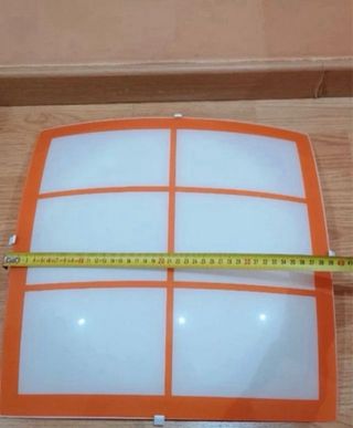 Lámpara moderna plateada y blanca