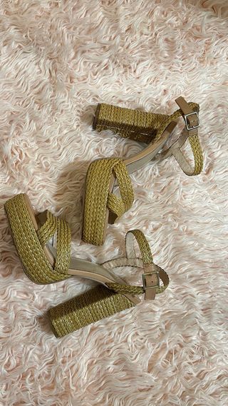 Botines brillantes tacón transparente