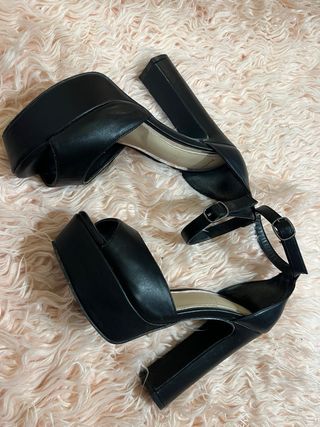 Botines brillantes tacón transparente