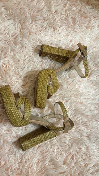 Botines brillantes tacón transparente