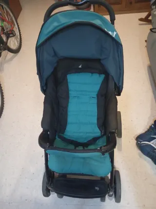 Carro de bebé con capota y seguro