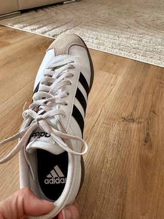 Zapatillas Adidas  samba Blancas y Beige