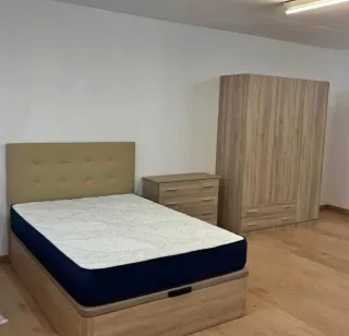 Canapés,colchones,somieres,base, cabezales,mesitas