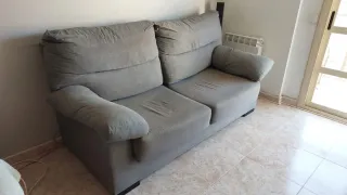 Sofá gris tela biplaza