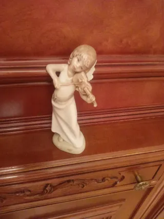 Figuras varias de porcelana