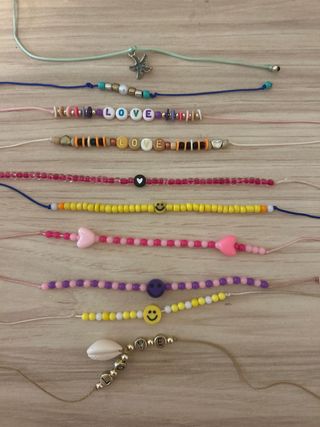 Pulseras artesanales hechas a mano