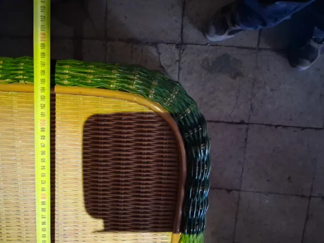 Cómoda y mesita de noche de mimbre