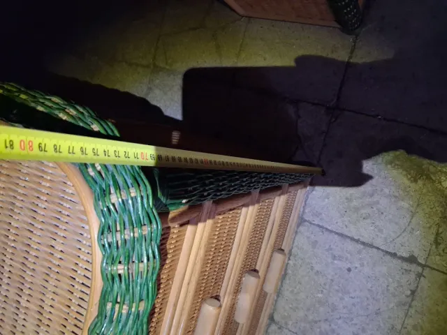 Cómoda y mesita de noche de mimbre