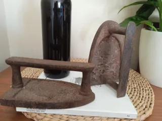 Pareja de planchas antiguas de hierro fundido