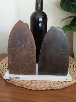 Pareja de planchas antiguas de hierro fundido