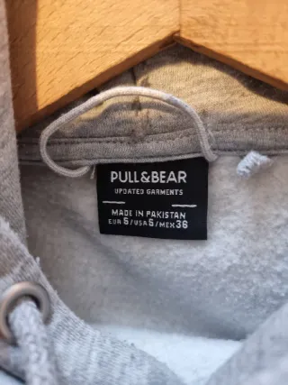 Sudadera con capucha gris